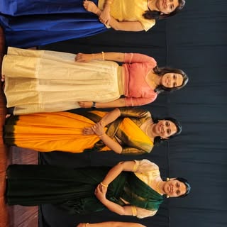 Senior Pavizhamallis ✨💮
.
Ft. @iswaryashaji @arya.balachandran.95 @lini_dileep21 @mangs.sindhu @ash
