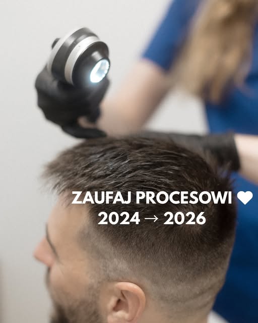Nie każda kontrola przynosi spektakularną zmianę.
Nie każdy etap terapii wygląda idealnie.

Ale jede