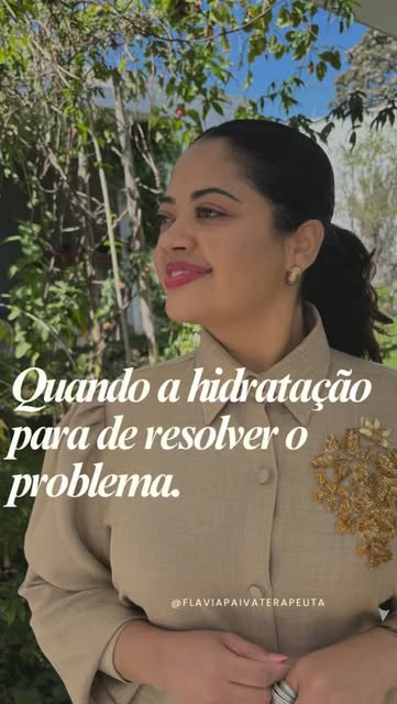 Nem sempre o ressecamento do cabelo se resolve com hidratação.

Quando os fios continuam frágeis, qu