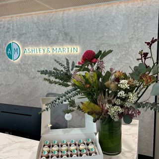 The only thing better than a new clinic is a new clinic AND cupcakes! Thanks to the team at @southev