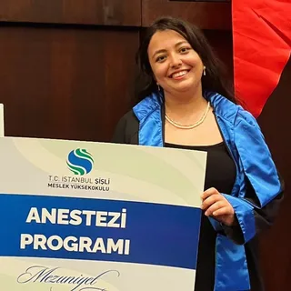 Sevgili kızım ikinci üniversiteyi de bitirdin. Yarından itibaren hayat üniversitesi başlıyor. Yeni h