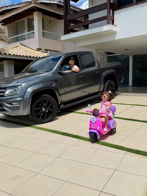 Domingo é dia de tirar as máquinas da garagem e acelerar! 💨

Não é pressa, é PRESSÃO! 🛻🛵🔥

Eu de