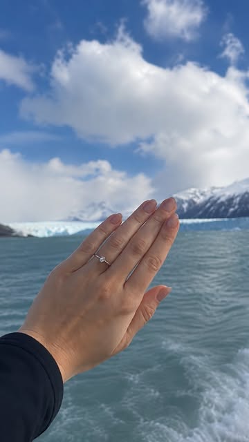Noiva do meu amor!

Fui pedida em casamento em meio a uma trilha em cima de um glaciar. ❄️💍🤍