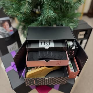 Don’t wait on completing your holiday shopping list!! Give the gift of healthy, glowing skin and lus