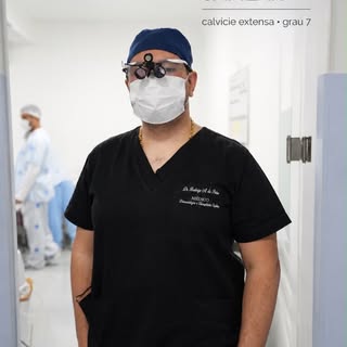 Um grande resultado é construído etapa por etapa. 🩺✨

Em casos de calvície extensa grau 7, cada det
