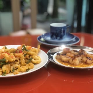 Followed YouTube video and experiment different recipes.  The steam egg is good. Salted egg squid ta
