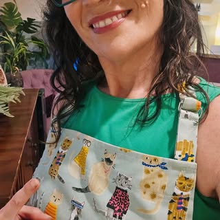 😍😍Hey, I just wanted to share a pic of my new apron. It reminds me of you! Lol Enjoy the weekend. 
