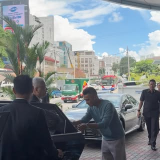 Lawatan Dato Seri Ismail Sabri , Perdana Menteri Malaysia ke 9 ke @phiclinicmalaysia , Bangsar . 

I