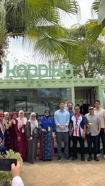 Another town, another chapter.

Hello, Temerloh! 💚

#Koppiku
