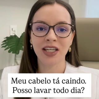 Esta é uma dúvida muito frequente dos pacientes com queda de cabelo.

E aí, o cabelo pode ser lavado