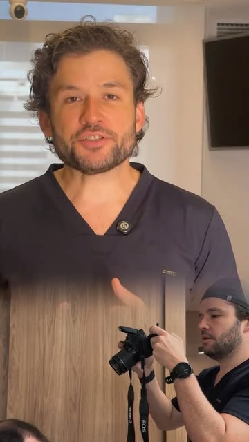O melhor transplante capilar é aquele que ninguém percebe.

Uma hairline bem planejada respeita prop