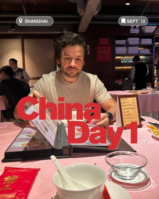 🇨🇳Primeira noite em Shangai. Estávamos tão ansiosos para essa viagem que nem lembramos do cansaço,
