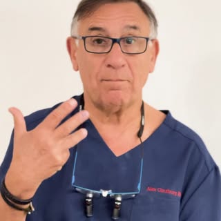 שמעתם שאי אפשר להשתיל שיער באזור הכתר?
זה אחד המיתוסים הנפוצים בתחום. כשההשתלה מתוכננת נכון ומתבצעת 