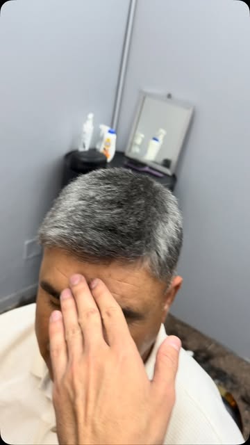 Prótese capilar com naturalidade, técnica e autoestima de volta. ✨

Quer saber como ficaria em você?