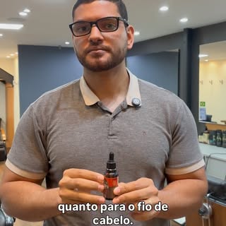 Continuando a saga: Cosméticos de Barbearia…

Hoje eu trago o Óleo para Barba Essência Barba Negra.

