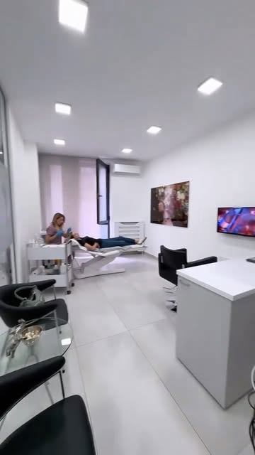 🎬 Hair Clinic Beograd kreira budućnost Vaše kose

Iza svakog uspešnog tretmana stoji tim posvećen j