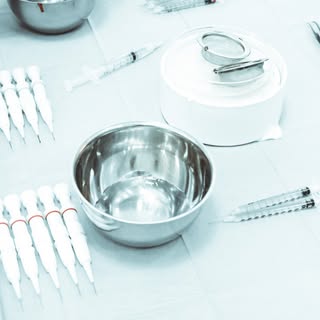 Organization is key to precision 🛠️✨

A well-prepared surgical table ensures a smooth, efficient wo
