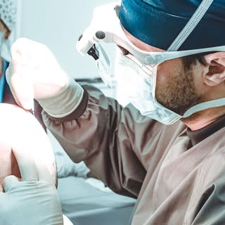One surgeon, full control 🩺✨

Dr. Bruno performs every step of the procedure—from planning to extra