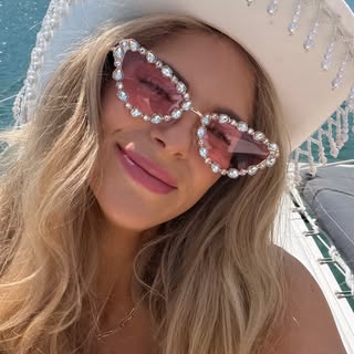 Yes Queen Dolly 👑 

Reminder to everyone- you can care about how you look & be incredibly good at y