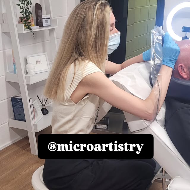 Wonderful evening at the @microartistry_uk with Chloe last night. 

With a view of the clinic, live 