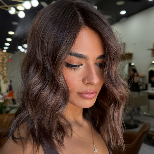 It’s giving welcome Fall & NEW me! 
•
•
#miamihairstylist #browardhairstylist #wefthairextensions