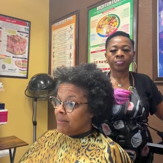Clients love their scalps being loved on!!

Top 3 benefits of Heal the Hair. sessions

🌿 Stimulates