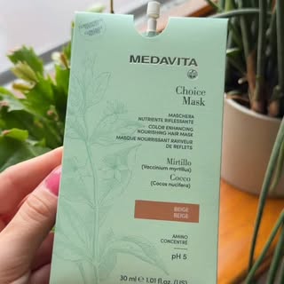 Czy maska tonująca może odświeżyć kolor? 🤔

Przetestowałam maskę tonującą @medavita_polska Choice M
