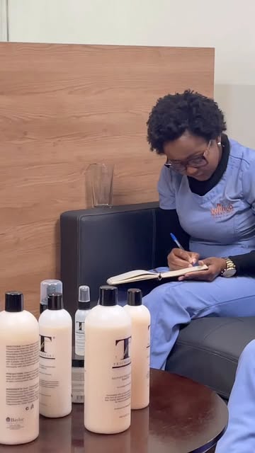 Trichofort training with the Hairhub team.

Learning never stops when you love what you do!

#tricho