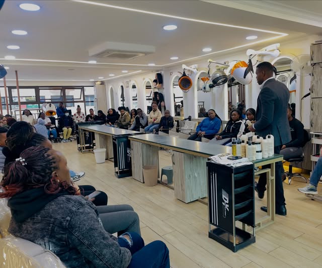 Tuko site. 

Trichofort training @mayassalonkenya 

#Trichofort #TheUltimatehairTherpay #hairproduct