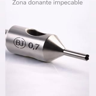 En cirugía capilar, el diámetro del punch es un factor clave para preservar la zona donante.
Mientra