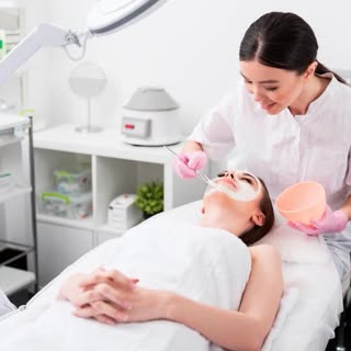 ☀️ Don’t Skip Your Facials This Summer! 🌿✨

Summer is one of the most important times to keep your 