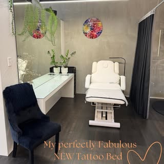 🖤 Say hello to comfort, class & confidence 👑
Our new luxury tattoo bed is here, and it’s serving s
