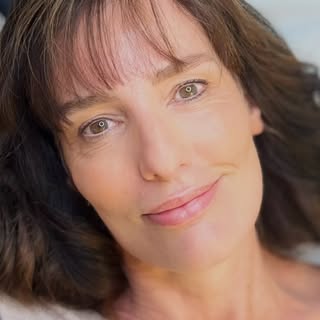 Ma cliente fidèle est venue pour un massage du visage ☁️

J’en ai profité pour faire des photos de s