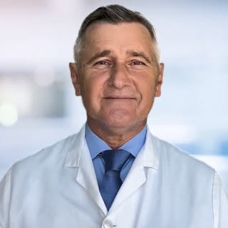 ¿Sabías que puedes hacerte un trasplante capilar sin raparte completamente la cabeza?

En Clínica Vi