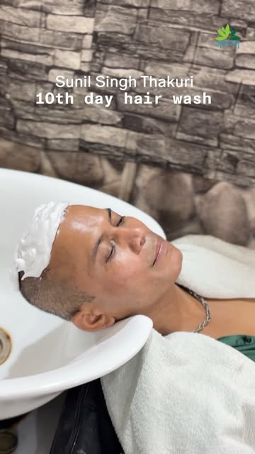 Day 10 is a big day. Sunil Singh Thakuri's first hair wash after his hair transplant 💧

For many pa