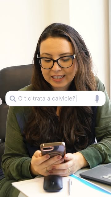 🚨 Transplante capilar NÃO acaba com a calvície.

Calma… isso não significa que ele não funcione. 👀