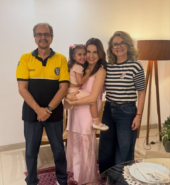 Um aniversário muito especial, ao lado da minha família e das pessoas que amo. 🤍

Esse último ano f