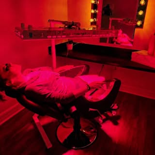 Why wait when your wait can glow? ✨

At Blink Aesthetics, enjoy complimentary red light therapy whil