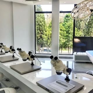 🔬A. Tsilosani Hair Transplant Institute holds the most modern hair transplantation equipment.

🩺Th
