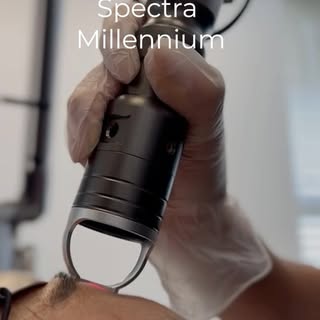 Clareamento de manchas, melhora de textura e aquele “glow” fenomenal? 

Esse é o nosso Spectra Mille