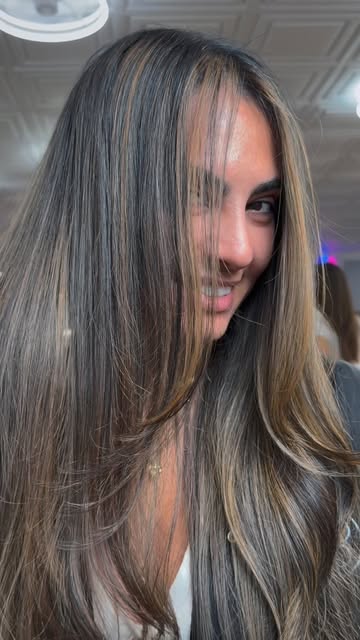 Dimensional brunette dreams 🐻🍄‍🟫🍂
•
#dallashairstylist #hairstylist #dallashair #colorspecialist
