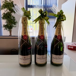 Another happy Hairtransplant patient gift!  Happy patient = Happy Clinic !