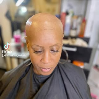 “If she can’t grow it you’ll NEVA know it “
#hairlife #hairreels #hairrepair #hairlovers #hairline #