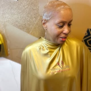 If she can’t grow it you’ll “NEVA” know it!!! Alopecia where⁉️