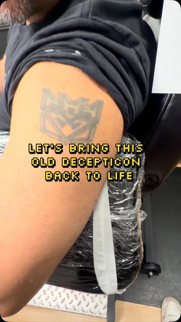 Breathing life back into this old #decepticon tattoo that is 20+ years old. Huge thx to Maher for th