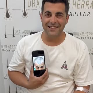 Recupera tu pelo con la Dra Aguilar.

¿Tú también quieres recuperar tu imagen?
Hazlo con profesional