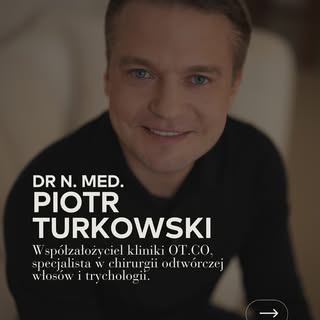 Od lat specjalizuje się w nowoczesnej metodzie przeszczepu włosów FUE, pomagając pacjentom odzyskać 