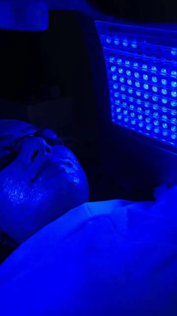 Your glow awaits 🫠🤍

📍NYRA SKIN & HAIR CLINIC, Lucknow 

[glowing skin, glowing skin tips, skinca
