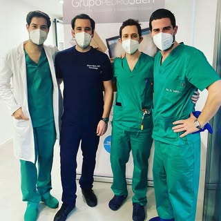 Un placer colaborar un año más como profesor de Cirugía #FUE en el Máster 🏆 Internacional de Tricol
