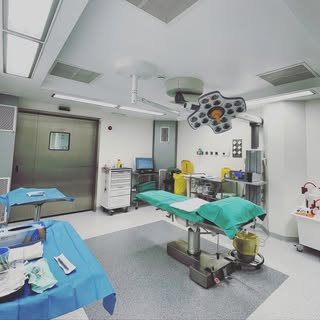 Cirugía de cáncer de piel 🦀 El
@drpigem es experto en cirugía de #Mohs en #Lleida

Revisa 🔍 tus lu